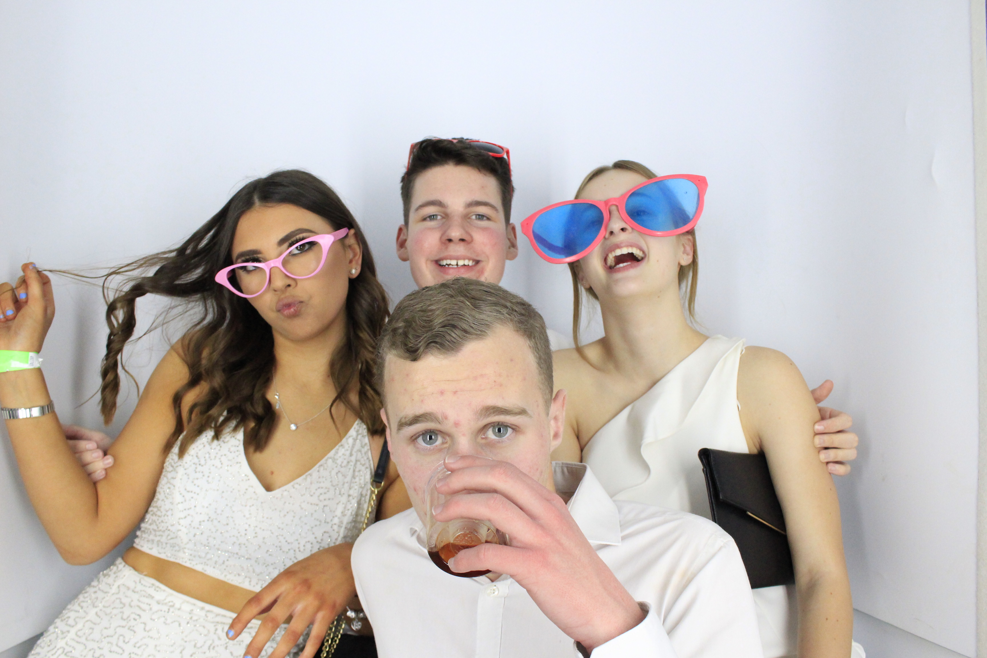 Issy & Alice's 18th Birthday Party | View more photos from the event at gallery.myphotoboothexperience.co.uk/u/MyPhotoBoothExperienceLtd/Issy-Alices-18th-Birthday-Party